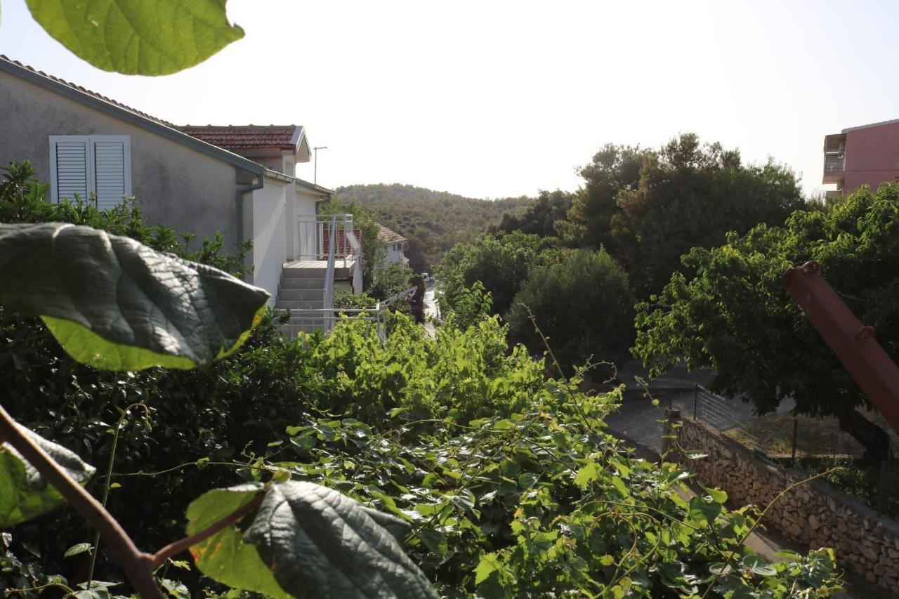 Apartments By The Sea Grebastica, Sibenik - 4881 Baselovici Exterior photo